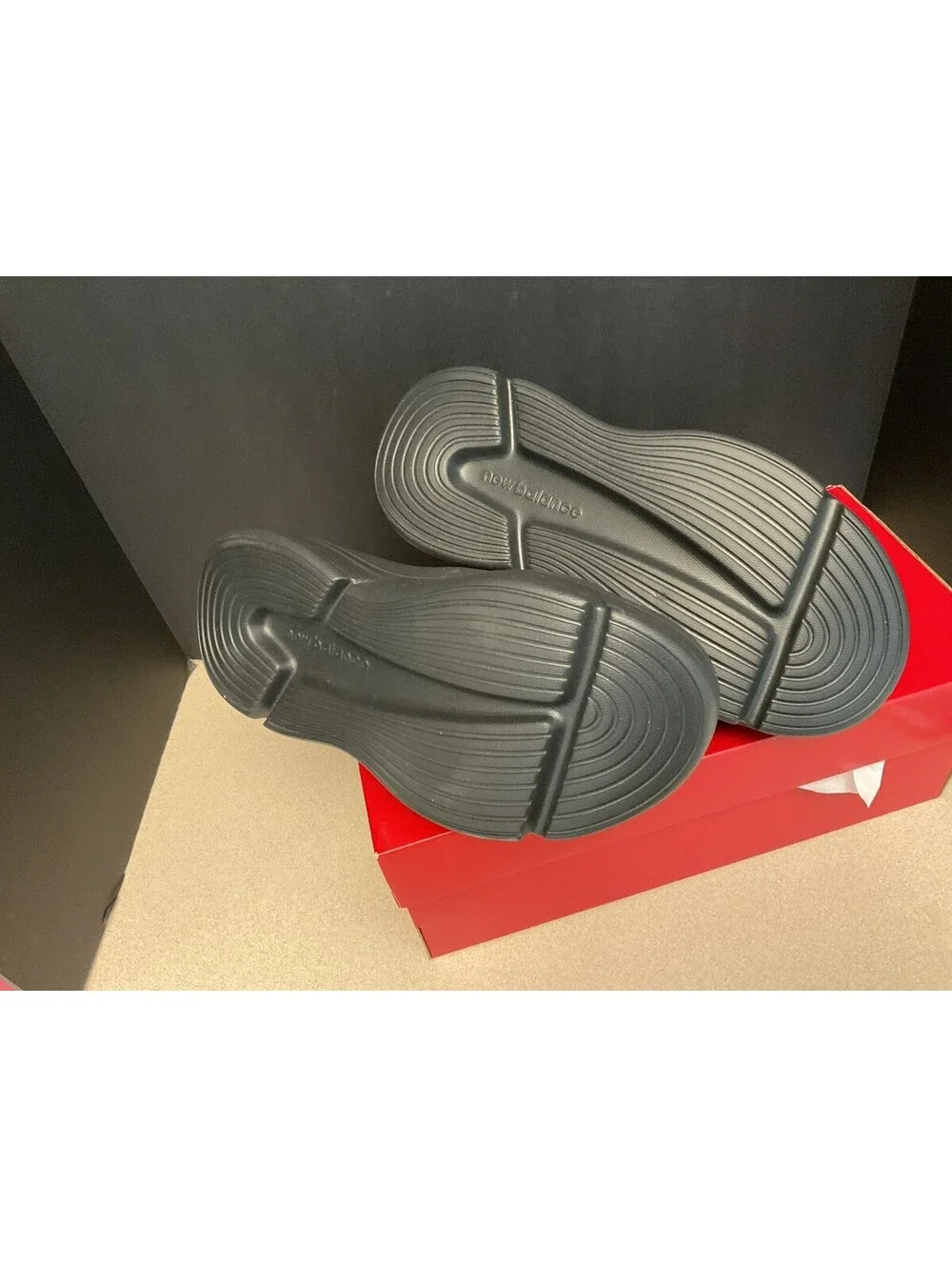 New! Mens New Balance Fuel Cell Black/White Recovery Slip On Sandals. Size 10D.